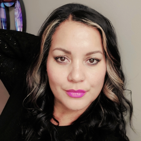 Meet your Posher, Kylie - Picture 1 of 1